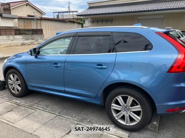 Volvo XC60 2015-11 8851021-8