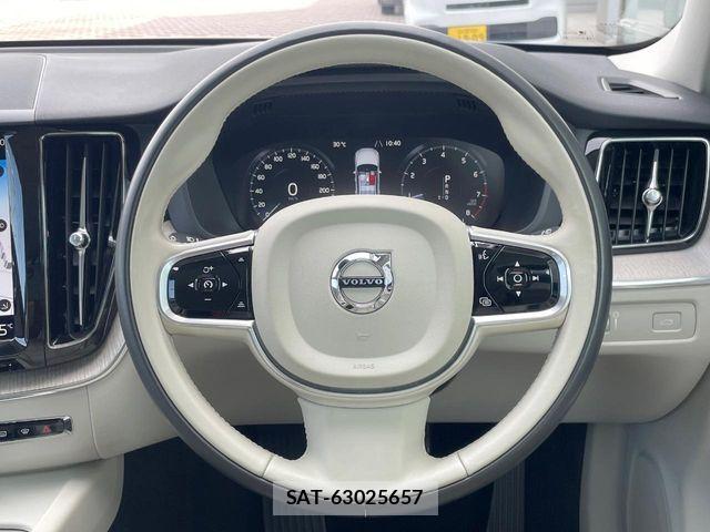 Volvo XC60 2017-12 8882860-9