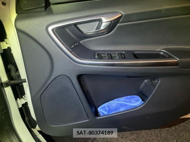 Volvo XC60 2015-07 8882861-12