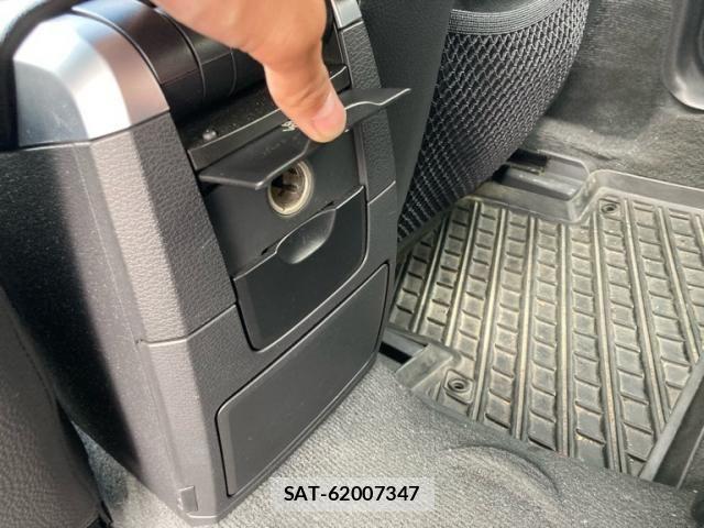 Volvo XC70 2005-07 7730485-15