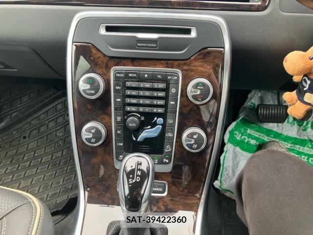 Volvo XC70 2016-07 7981480-19