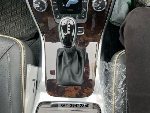 Volvo XC70 2016-07 7981480-20