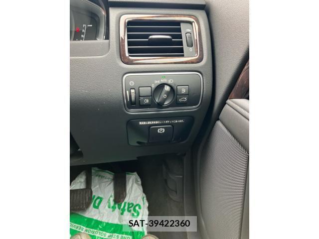 Volvo XC70 2016-07 7981480-23