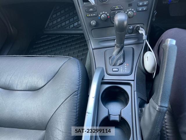 Volvo XC70 2004-06 8039053-19