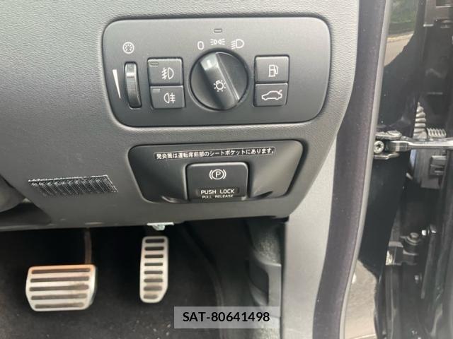Volvo XC70 2011-12 8247099-10