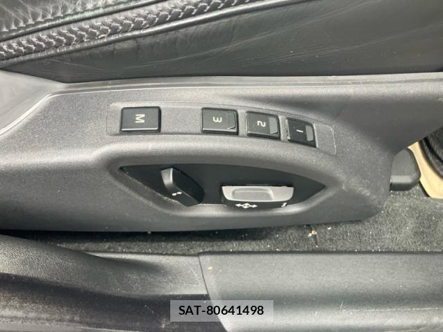 Volvo XC70 2011-12 8247099-15