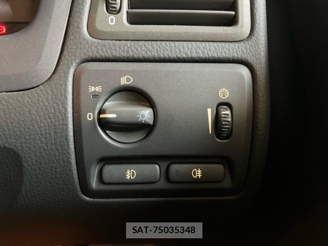 Volvo XC70 2003-02 8746688-18
