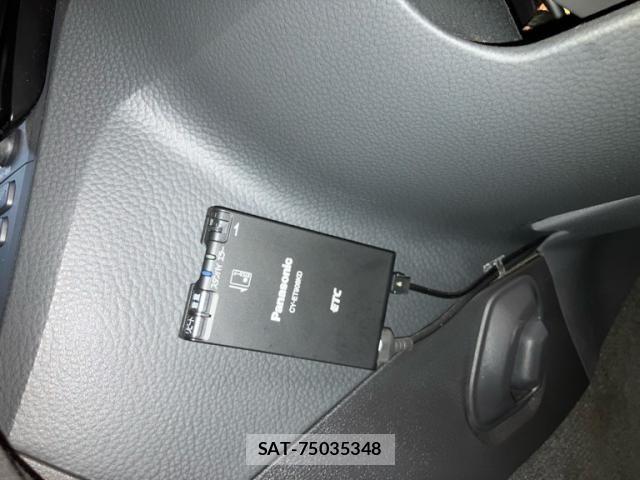 Volvo XC70 2003-02 8746688-19