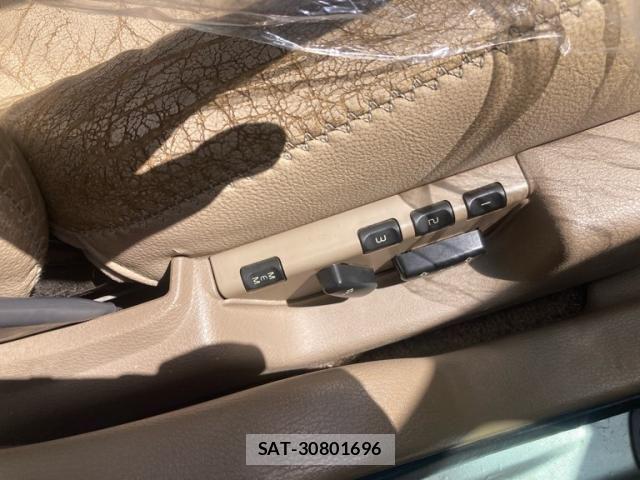 Volvo XC70 2003-12 8884567-14