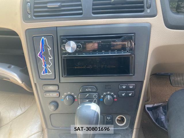 Volvo XC70 2003-12 8884567-17
