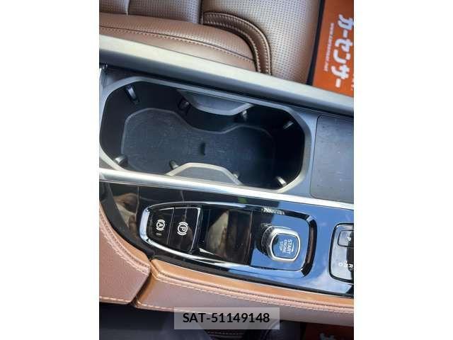 Volvo XC90 2022-06 1610544-12