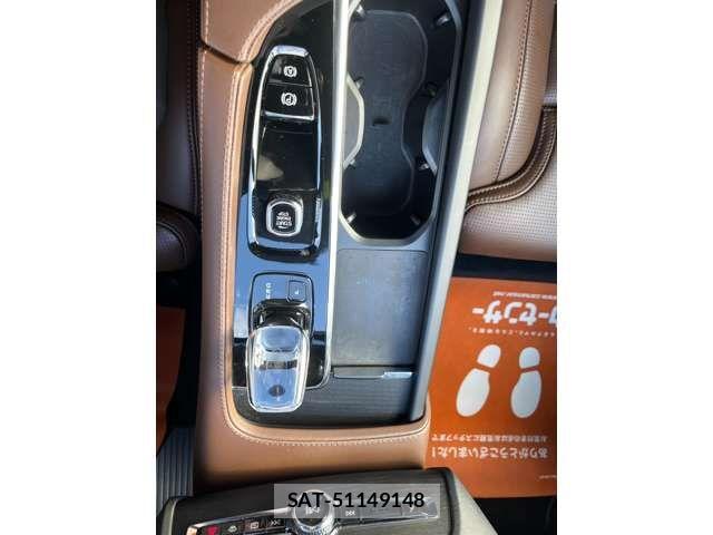 Volvo XC90 2022-06 1610544-13