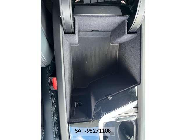 Volvo XC90 2022-07 1830018-11