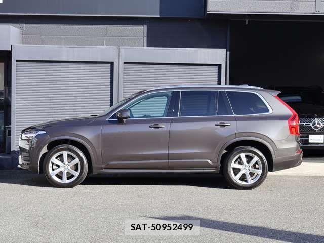 Volvo XC90 2022-10 4604189-2