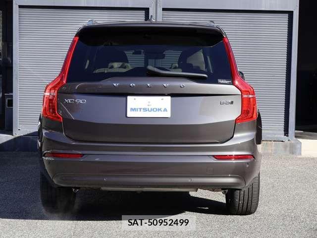 Volvo XC90 2022-10 4604189-4