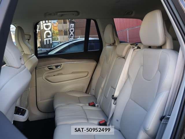 Volvo XC90 2022-10 4604189-7