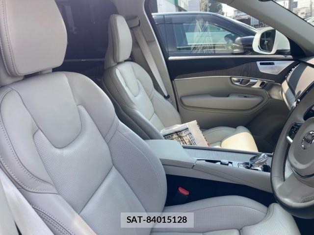 Volvo XC90 2023-08 5882249-11