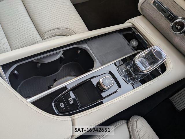 Volvo XC90 2024-09 5882252-8