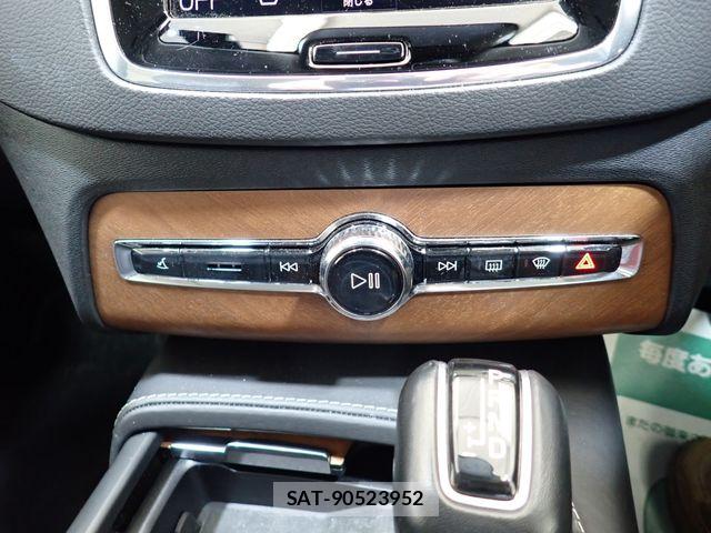 Volvo XC90 2019-06 6615541-16