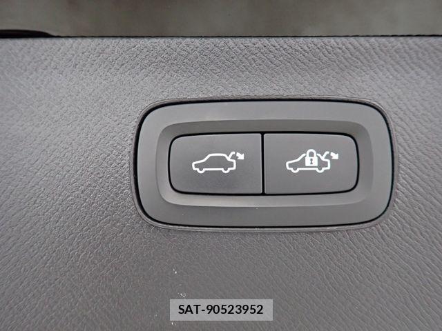 Volvo XC90 2019-06 6615541-26