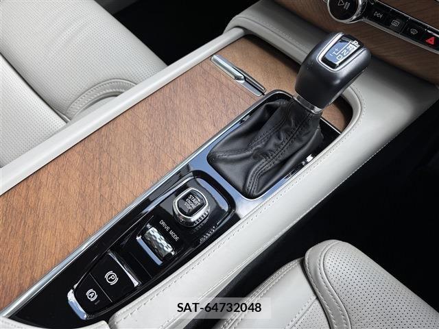Volvo XC90 2021-01 6753820-10
