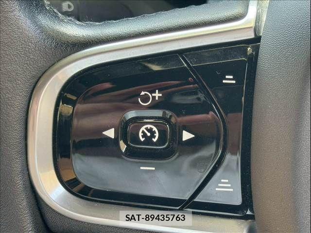 Volvo XC90 2017-12 6817887-10