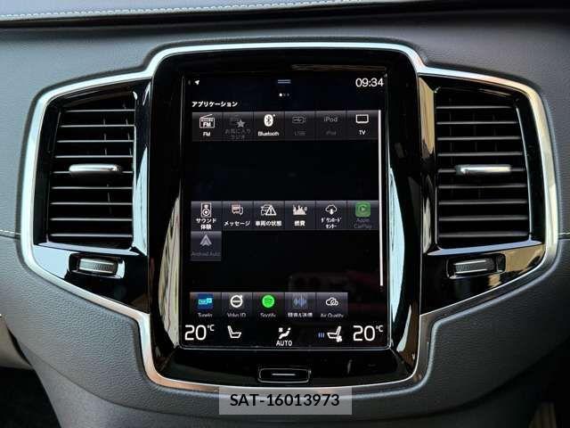 Volvo XC90 2021-12 6915087-14