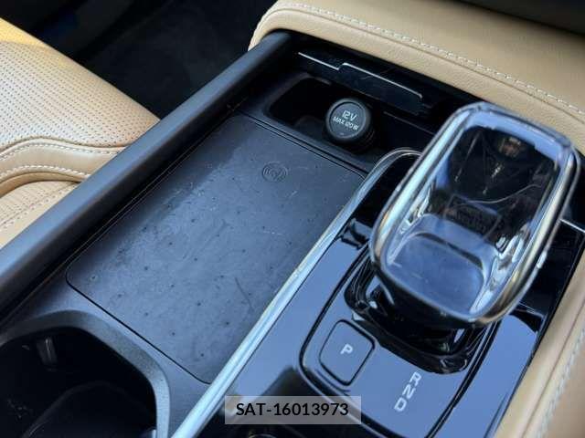 Volvo XC90 2021-12 6915087-17