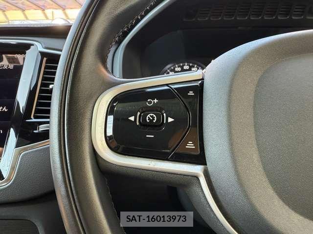 Volvo XC90 2021-12 6915087-18