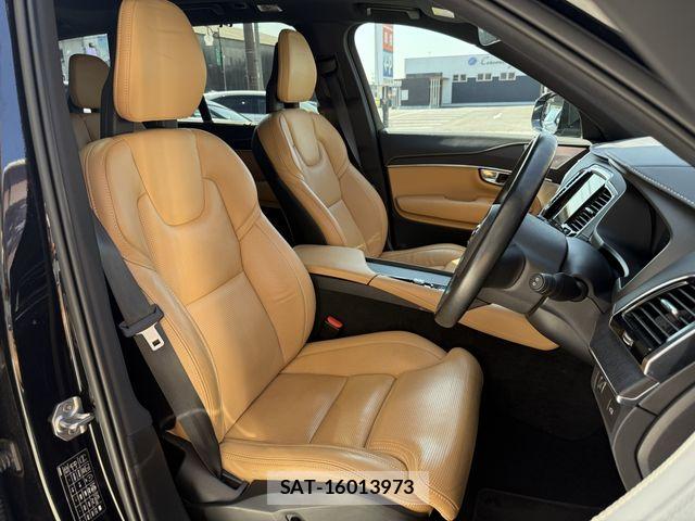 Volvo XC90 2021-12 6915087-21