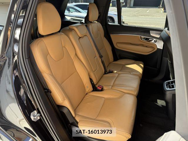 Volvo XC90 2021-12 6915087-24
