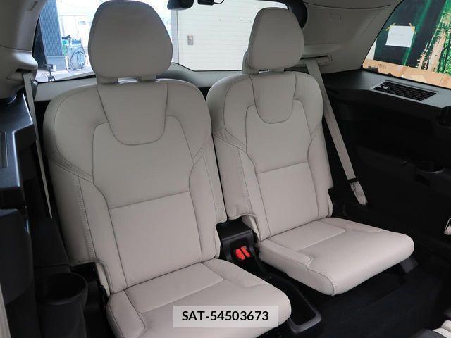Volvo XC90 2025-02 7061292-13