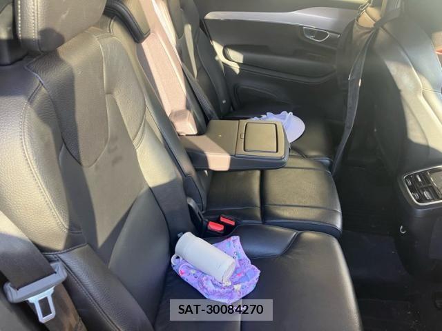 Volvo XC90 2017-08 7226831-7