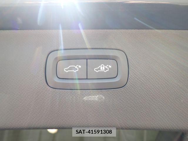 Volvo XC90 2018-01 7252767-25