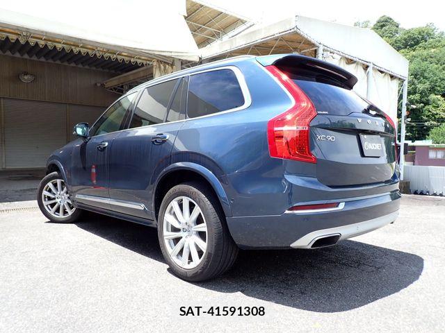 Volvo XC90 2018-01 7252767-2