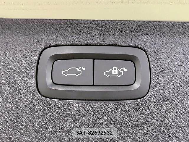 Volvo XC90 2019-09 7360379-10