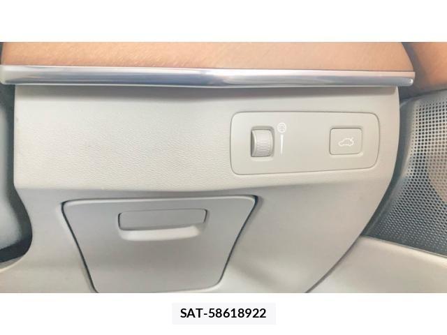 Volvo XC90 2019-05 7621171-21
