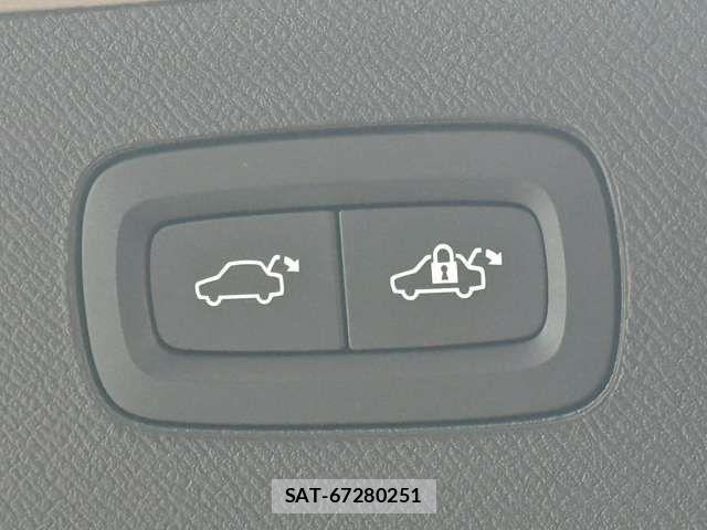 Volvo XC90 2022-12 7730486-9