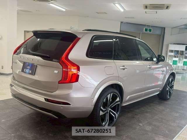 Volvo XC90 2022-12 7730486-10
