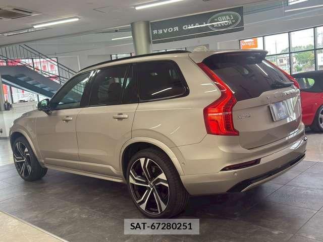 Volvo XC90 2022-12 7730486-4