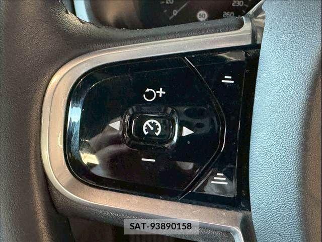 Volvo XC90 2018-03 7730487-9