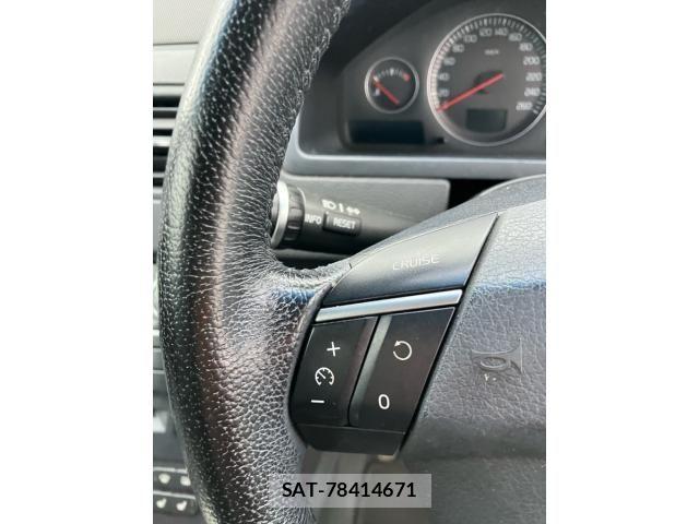 Volvo XC90 2009-08 7790297-9