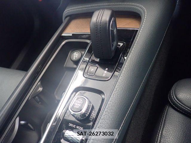 Volvo XC90 2020-06 7880353-15