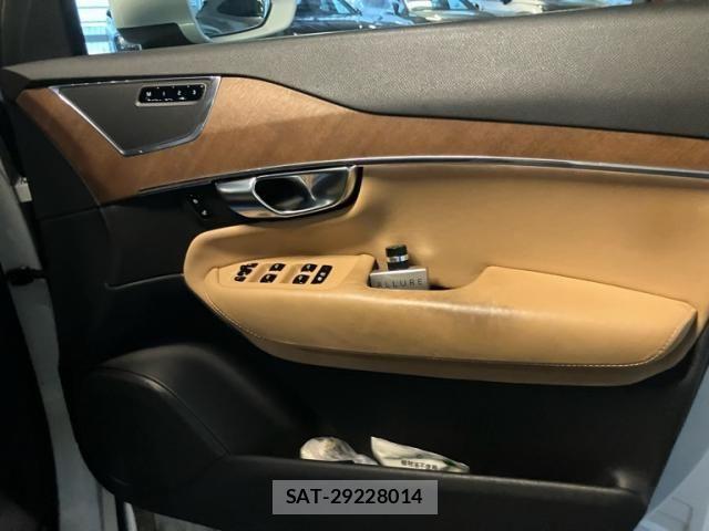 Volvo XC90 2016-11 8039057-9