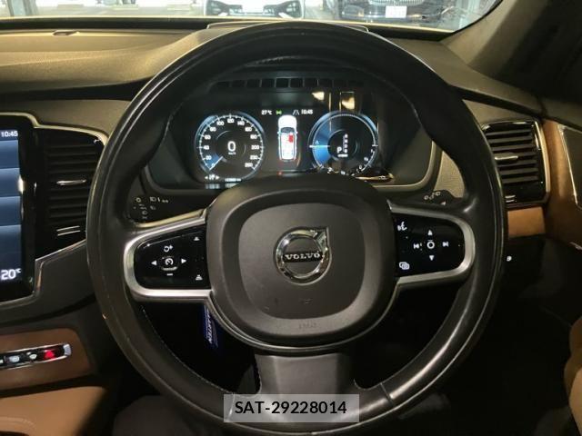 Volvo XC90 2016-11 8039057-14