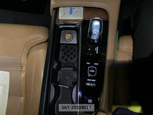Volvo XC90 2016-11 8039057-17