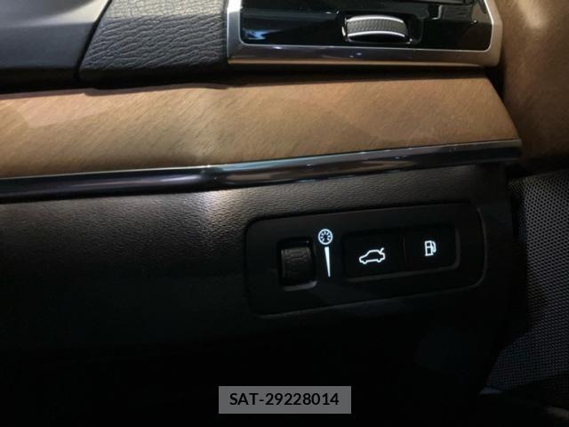 Volvo XC90 2016-11 8039057-18