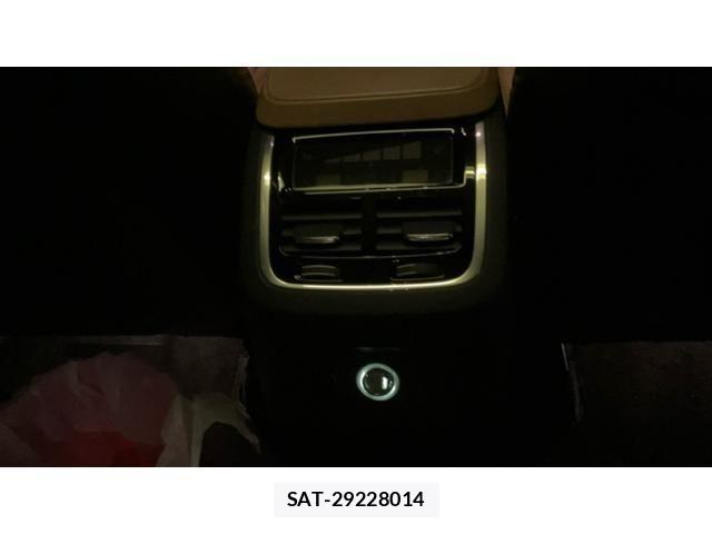 Volvo XC90 2016-11 8039057-27