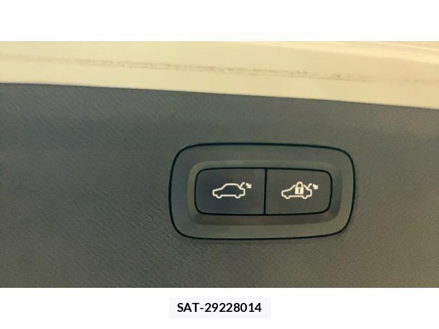 Volvo XC90 2016-11 8039057-29