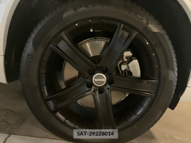 Volvo XC90 2016-11 8039057-3